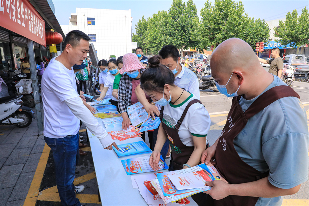 20220616 云臺開展“安全生產月”宣傳咨詢活動 (1).jpg
