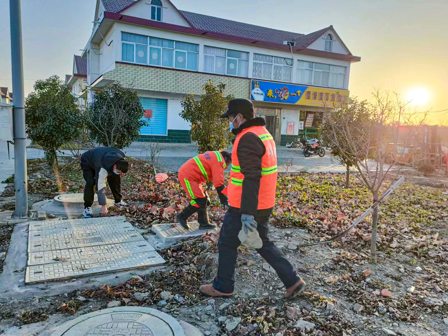 20230113 華泰物業首批“陽康”環衛工人返崗 全力保障場域環境整潔.jpg