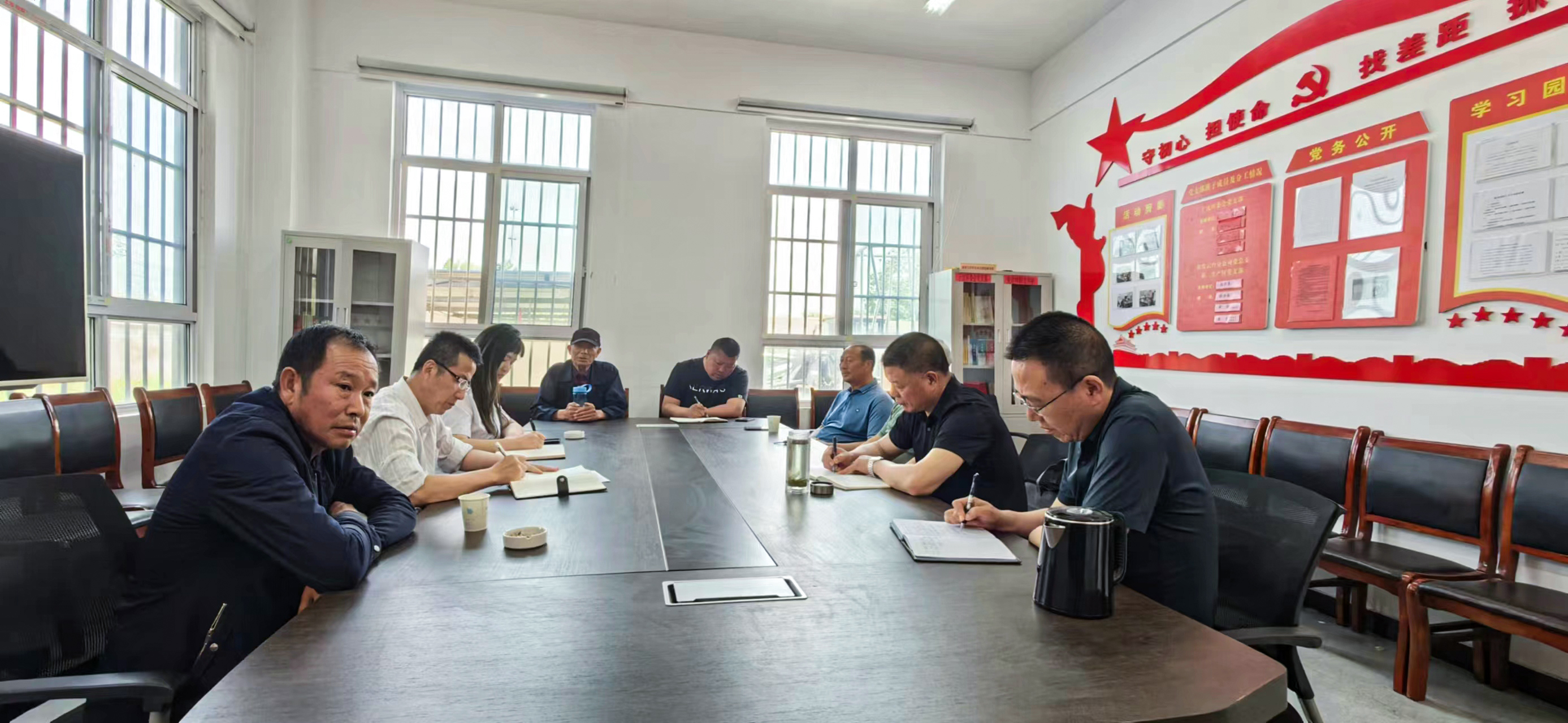 20230517 云臺調研社區民生實事把“話筒”交給群眾.jpg