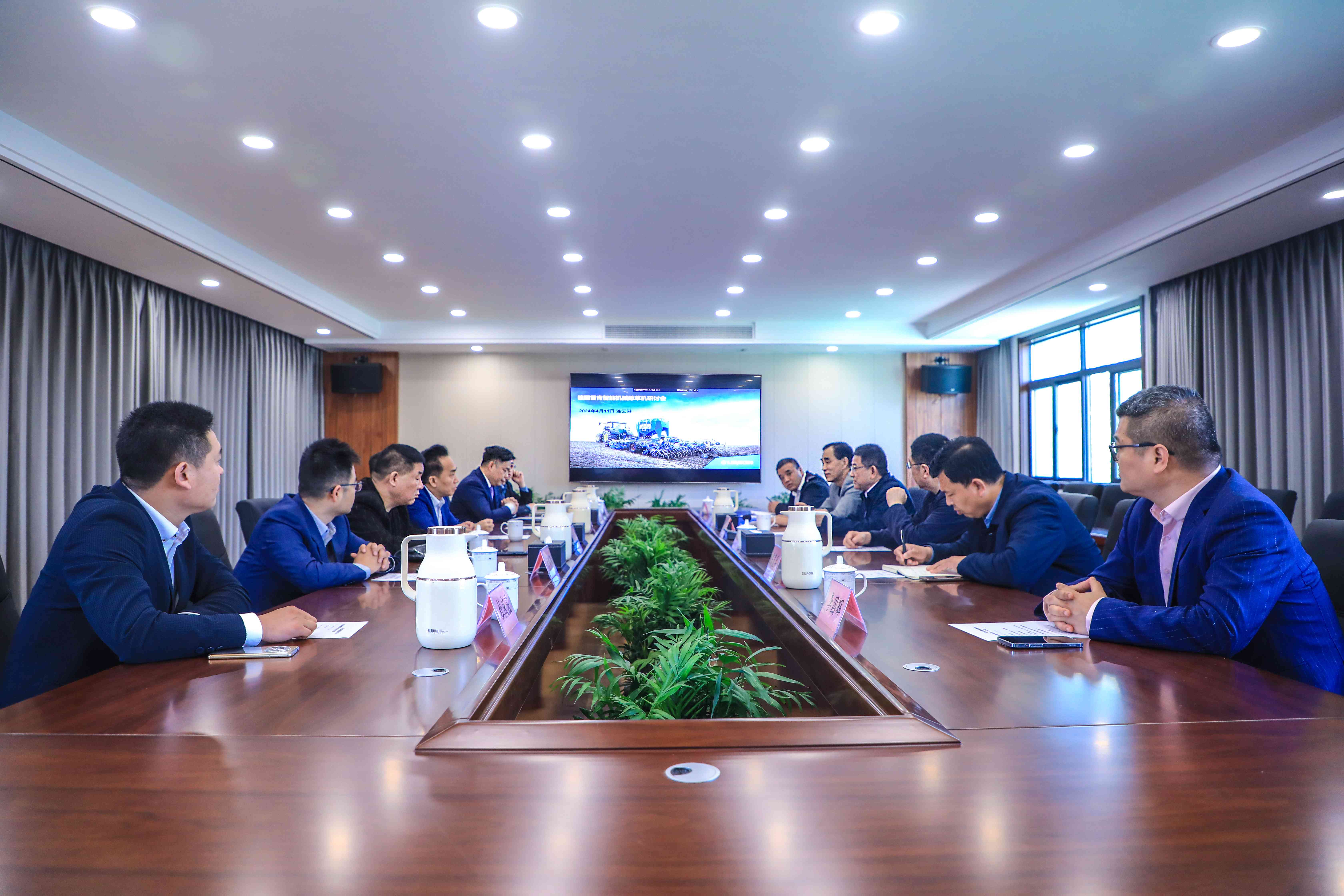 20240411 智能機械除草機研討會在云臺舉辦(1).jpg