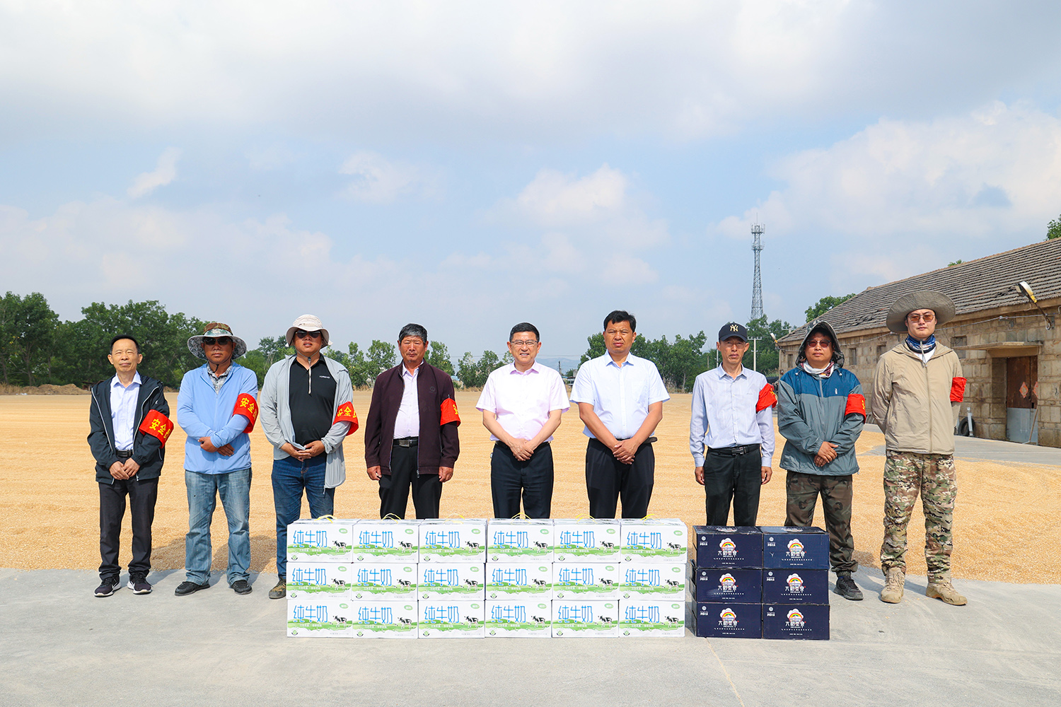 20240606 田間地頭送清涼 情系一線暖人心.JPG