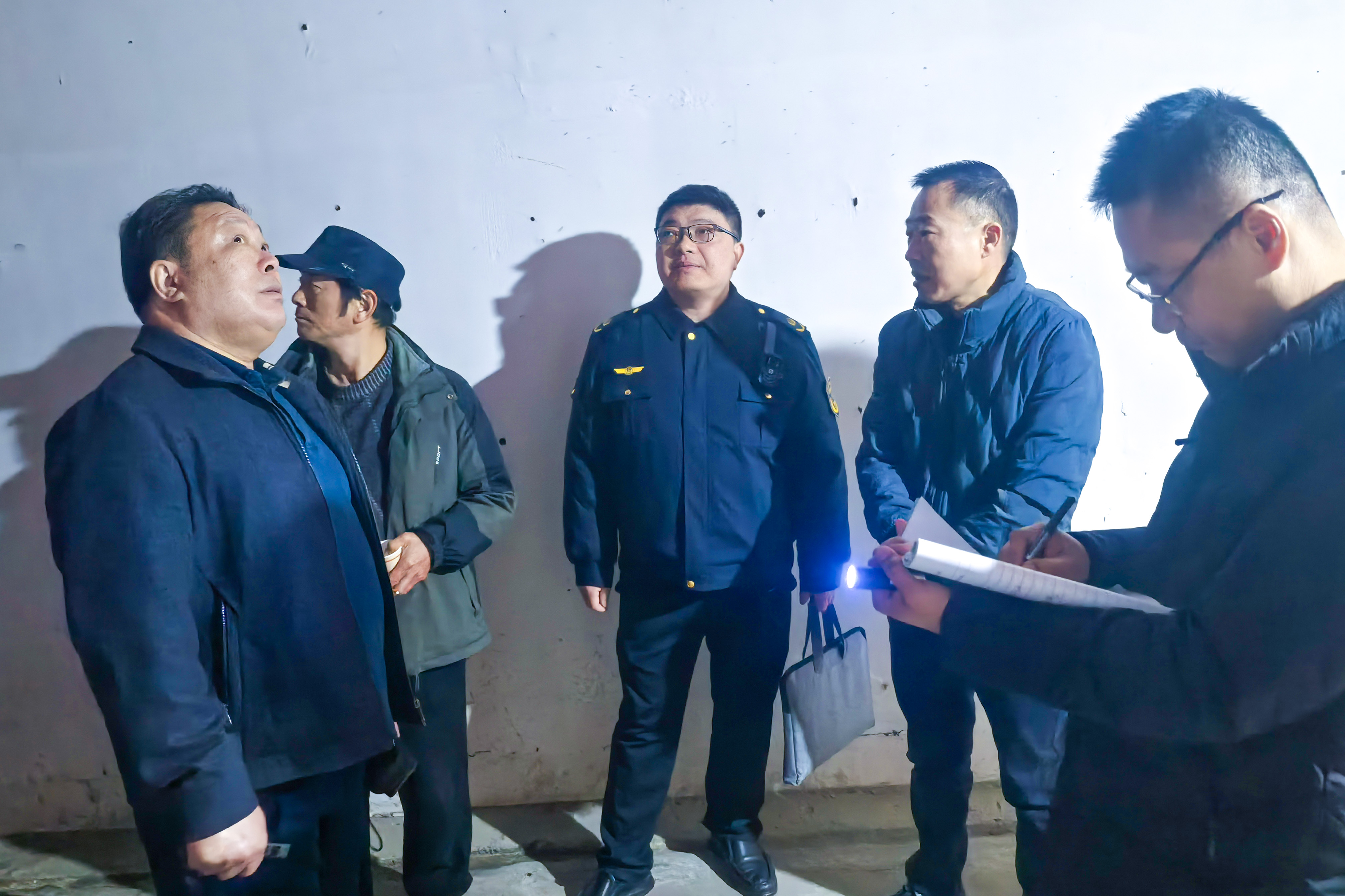 20250226 華泰物業：開展安全生產檢查 守護業主“安全防線”（1）.jpg